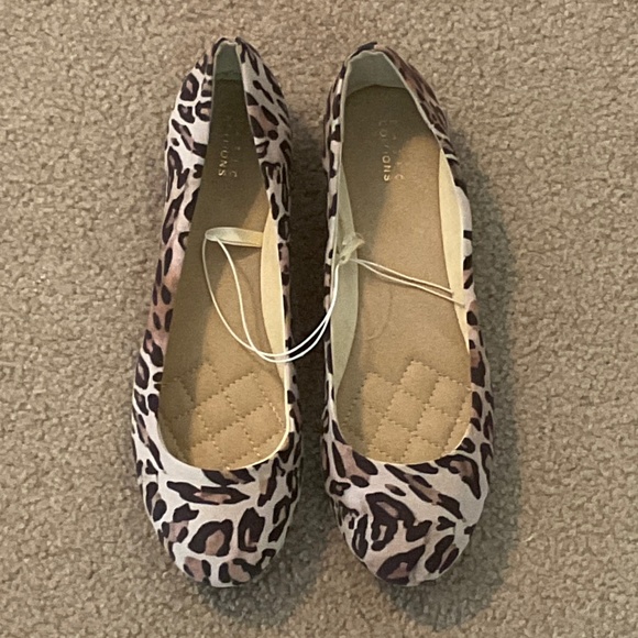 leopard print flats, size 8 - Picture 1 of 4